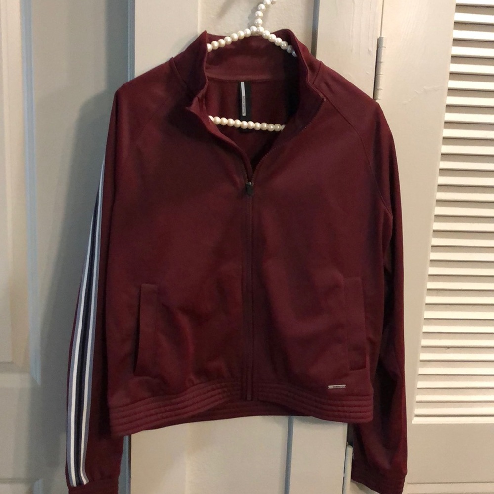 Zip up active top